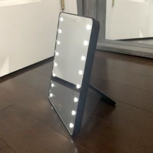 Light up face mirror